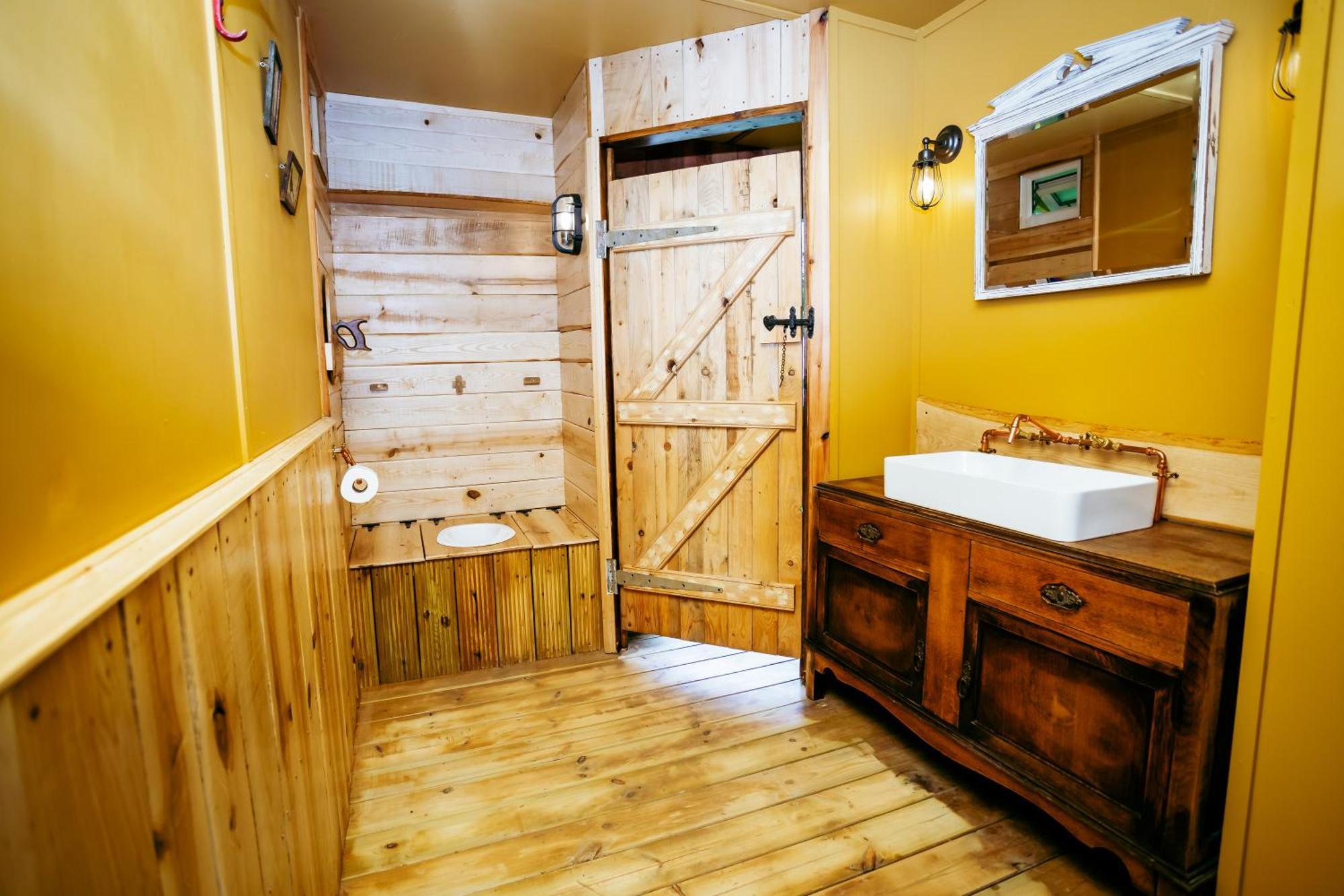 Вилла Luxury Glamping Retreat In Баттл Экстерьер фото