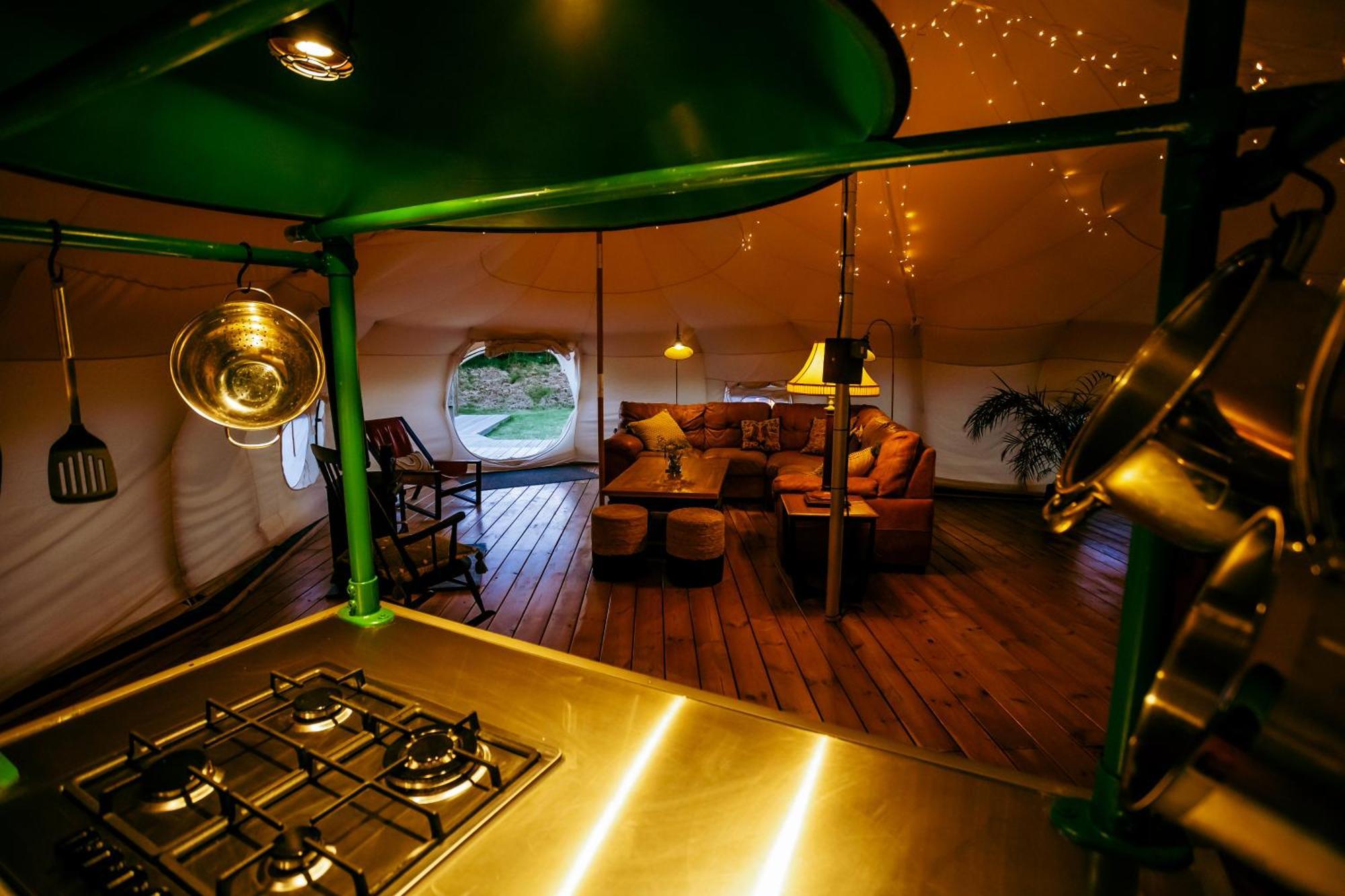 Вилла Luxury Glamping Retreat In Баттл Экстерьер фото